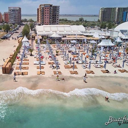Summerland Relax Apartments Mamaia Buitenkant foto